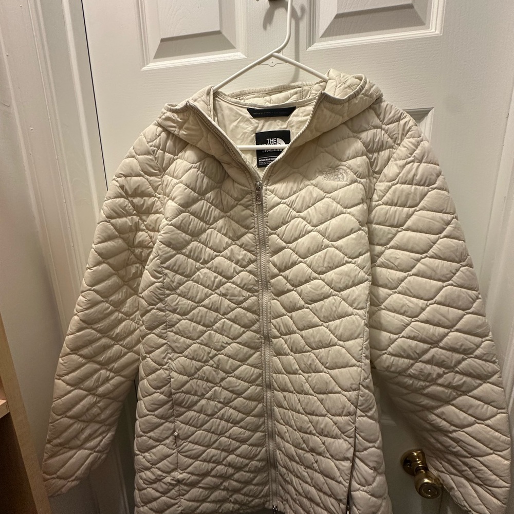 The North Face Women's Off-White Quilted Puffer Jacket